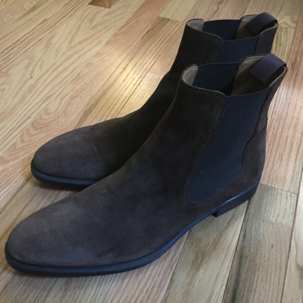 Magnanni Suede Chelsea Boots
